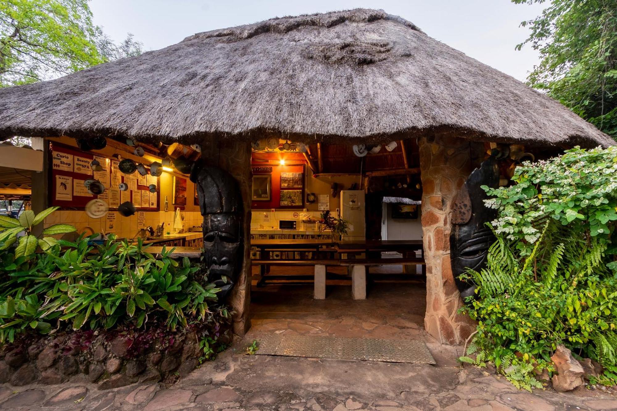 Victoria Falls Backpackers Lodge- Camp Sites Kültér fotó